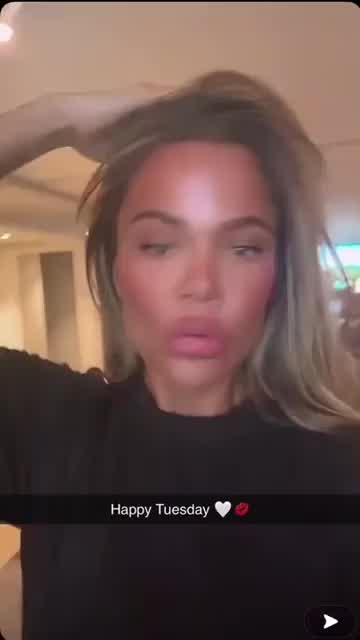 Sexy bimbo face 