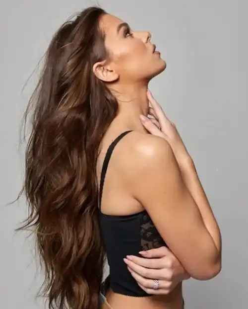 Hailee has beautiful skin