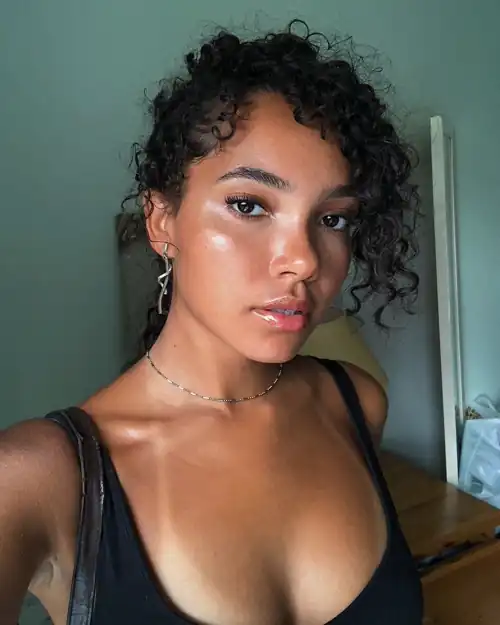 black / white