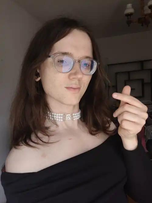 I've been told to post here, so... First post! I usually never show my face in selfies, but I felt kinda nice today :3