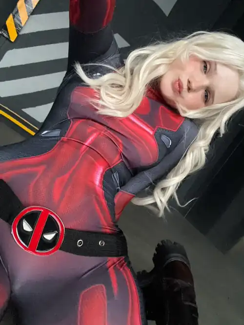 Deadpool cosplay by Neyrodesu 