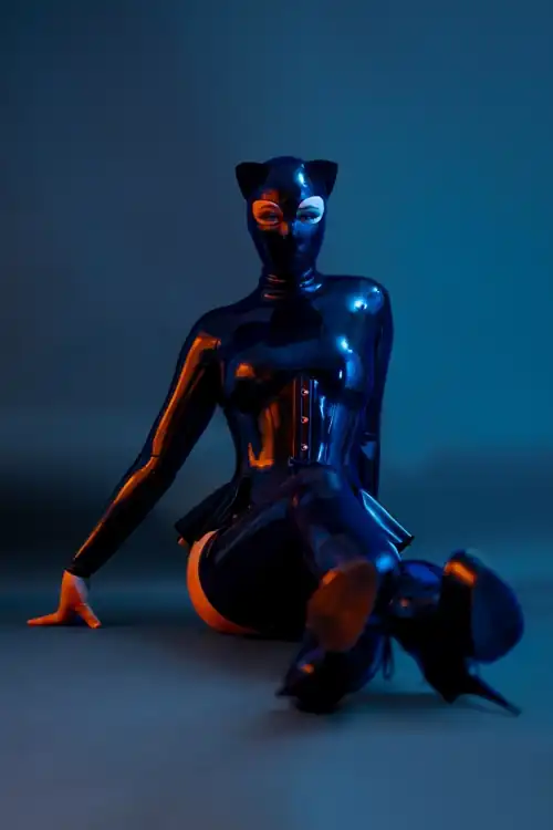 Is there anything better than inky black latex?