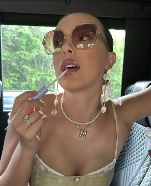 Her new post on insta