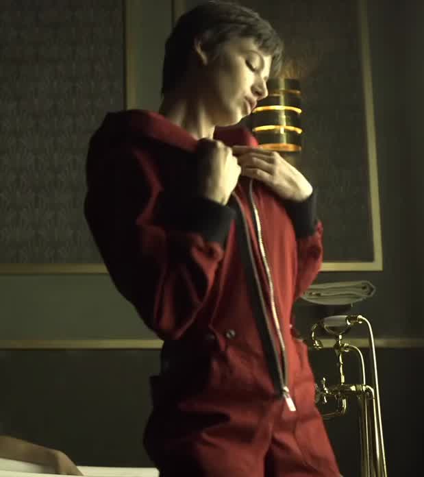 Ursula stripping in Money Heist