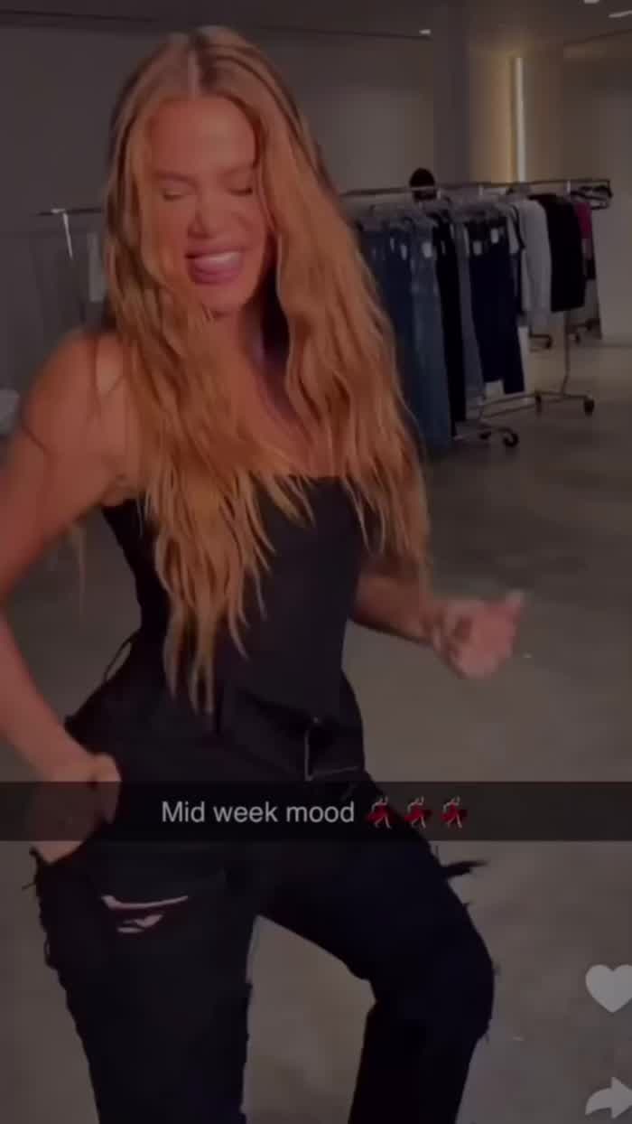 Khloe 