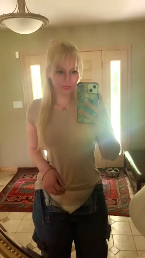 Upvote if you'd date a diaper gal like me ☺️💎