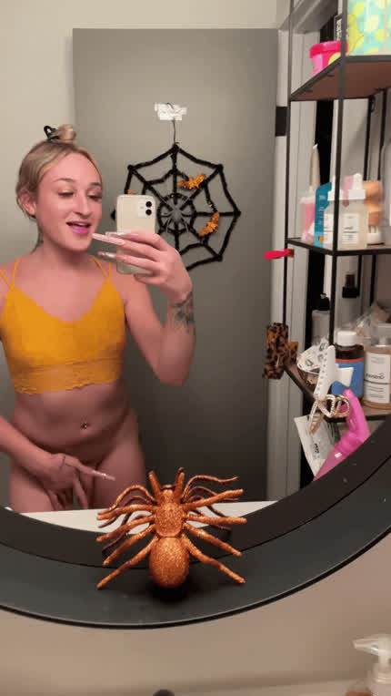 Say hi if you'd accept dick pics from a trans girl