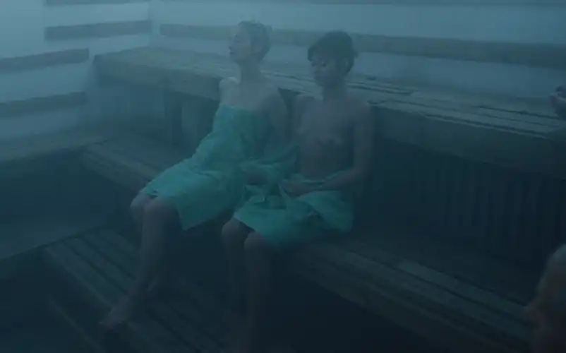 Ella topless