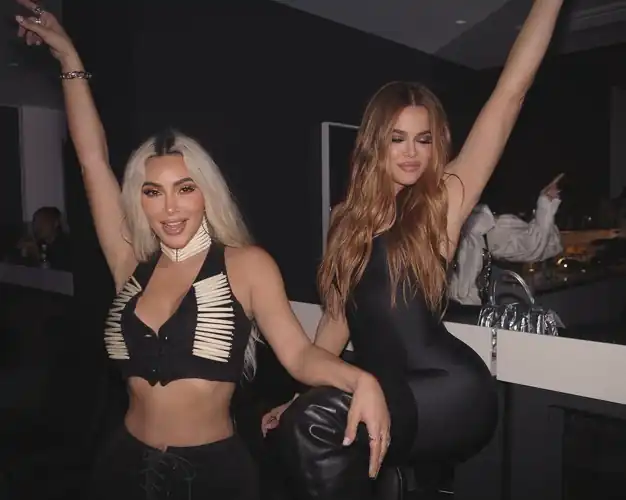 Kim & Khloe
