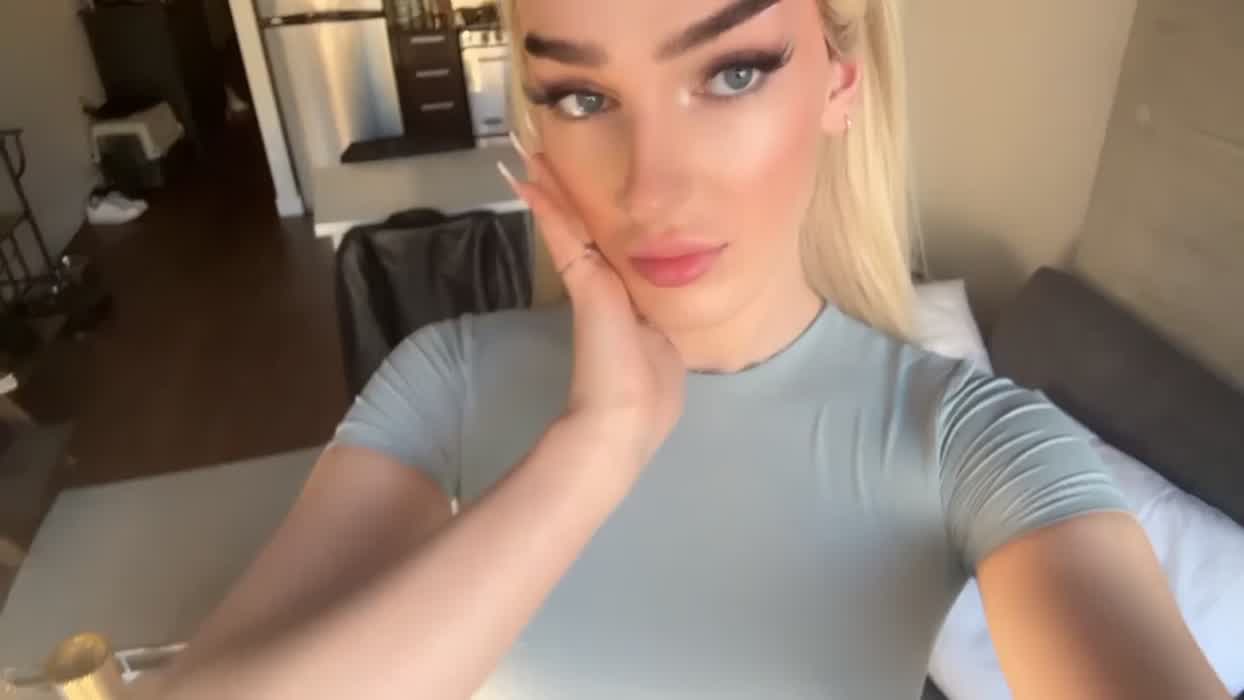 anybody want a cockslap from a young blonde tgirl? 🙈