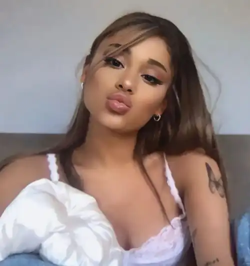 Please brainwash and humiliate me, Goddess Ariana! Please tease and deny me until l'm a brainless, precum leaking mess!