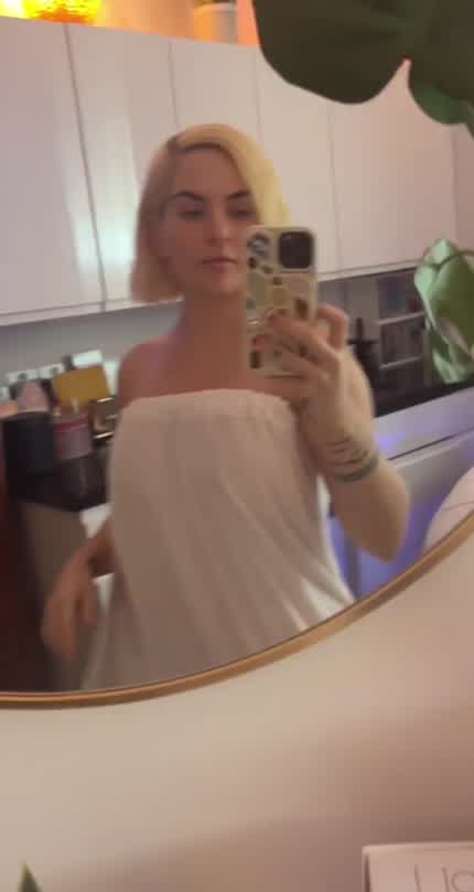 JoJo getting skin care treatment via TikTok September 2023
