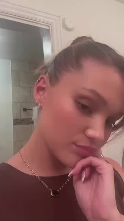 Last night’s look IG story October 2023