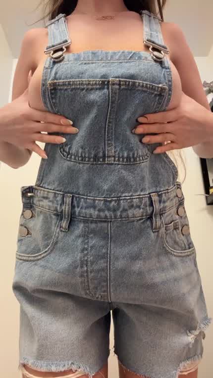 My DD milkers were made to give tittyfucks😇 [reveal]