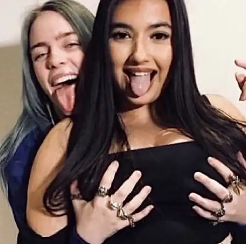 Billie and fan 👅
