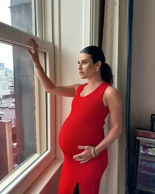 Pregnant Lea Michele 