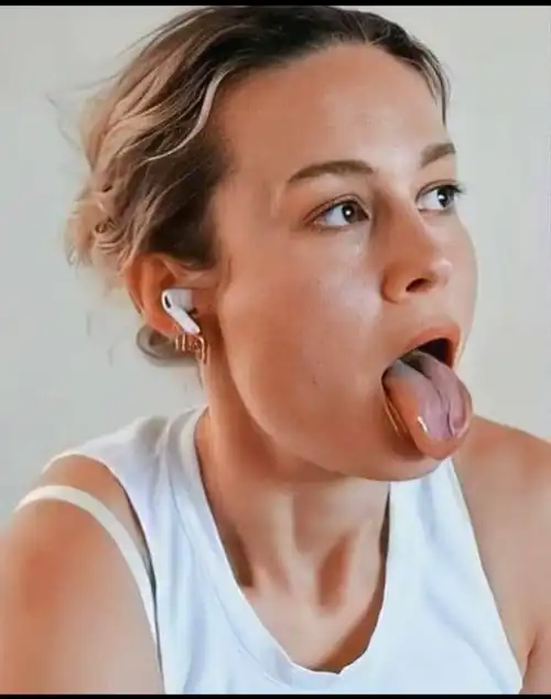 Brie Larson 