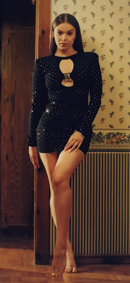 The most beautiful woman, Hailee Steinfeld.