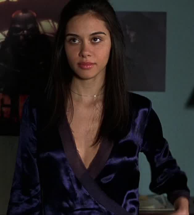 [TOPLESS] Elena Tecuta in Van Wilder: The Rise of Taj