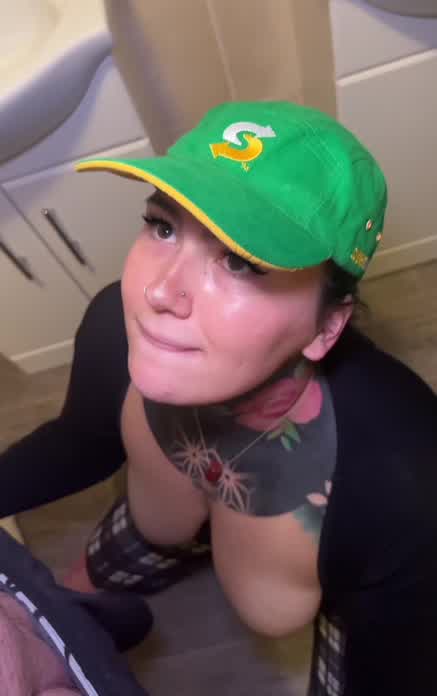 You order a subway and shes pulls you out back to give you a blowjob. What do you do
