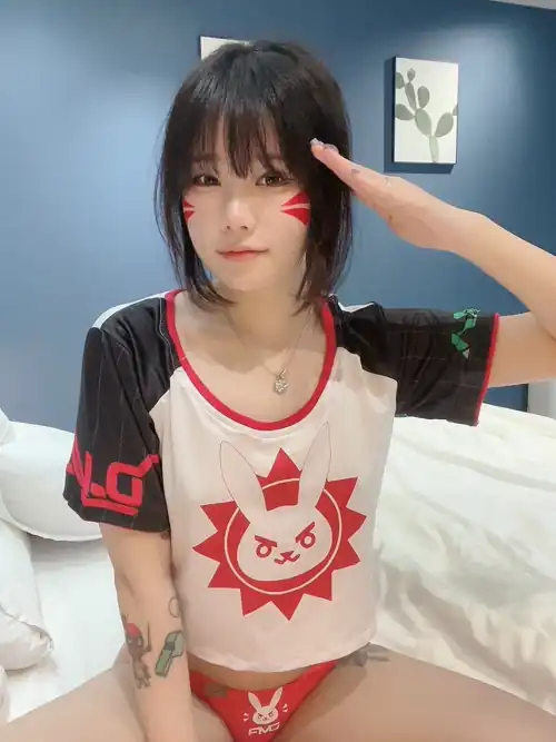 What is the sexiest thing in my photo?