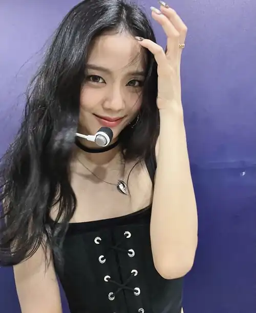 220828 Jisoo Instagram Update
