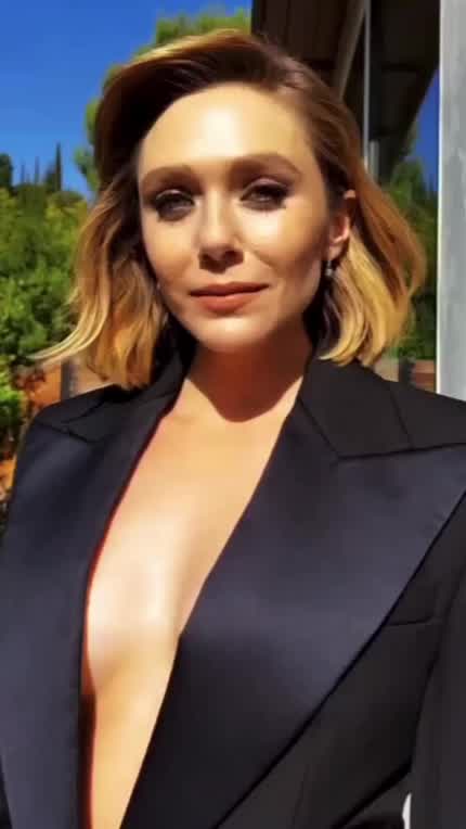 Two years ago, Goddess Olsen graced the world wearing her black robes and welcomed her flock to worship her! 😍🖤