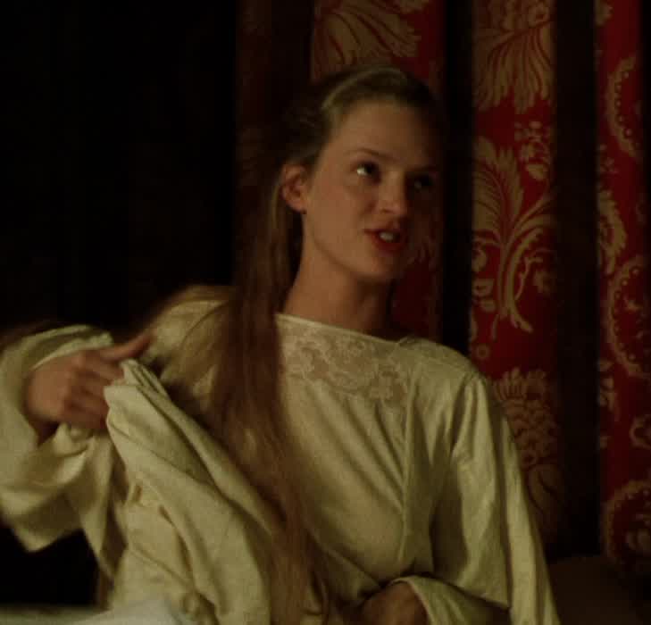 Uma Thurman's 18-year-old plots in "Dangerous Liaisons"