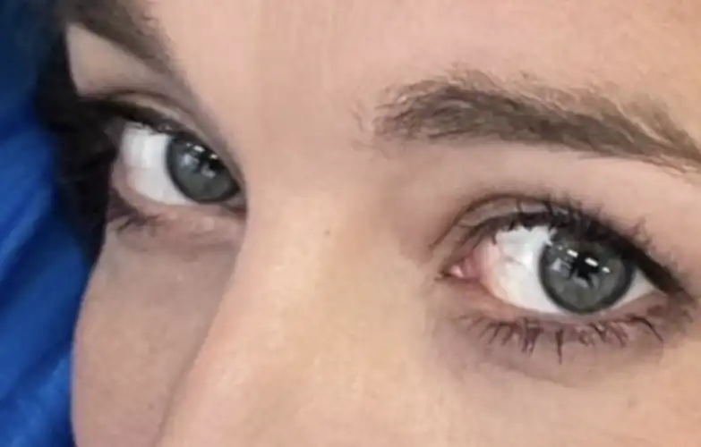 Do the eyes read feminine?