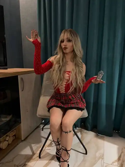 Would you let me lock you after our first date?
