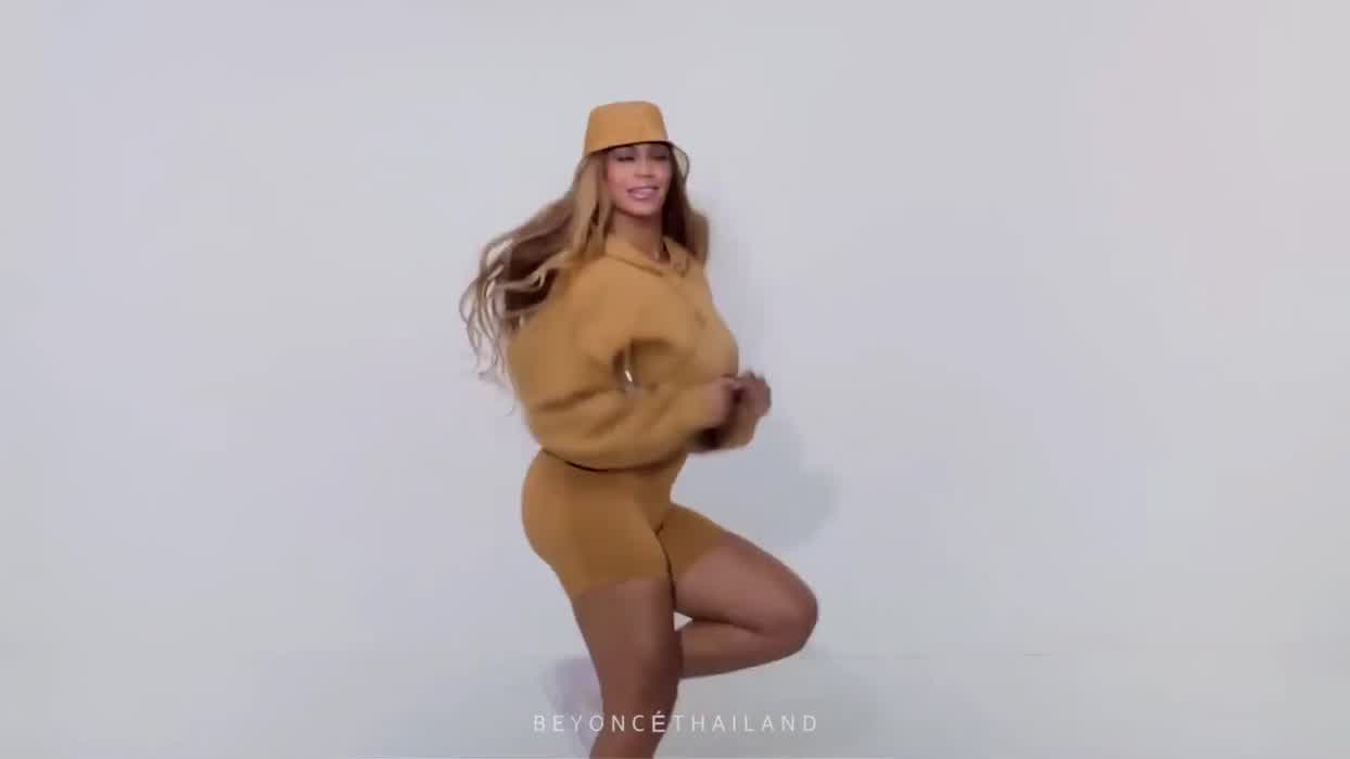 IVY PARK twerking