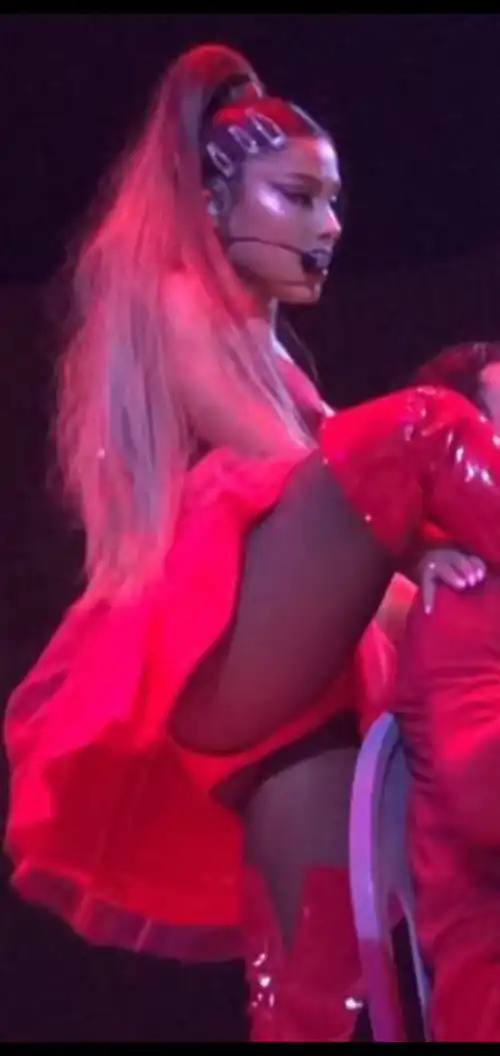 Ariana showing us all want we want to see