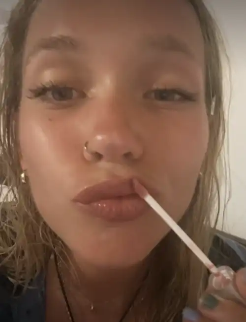 Perfekt med läppglans innan man går ner..