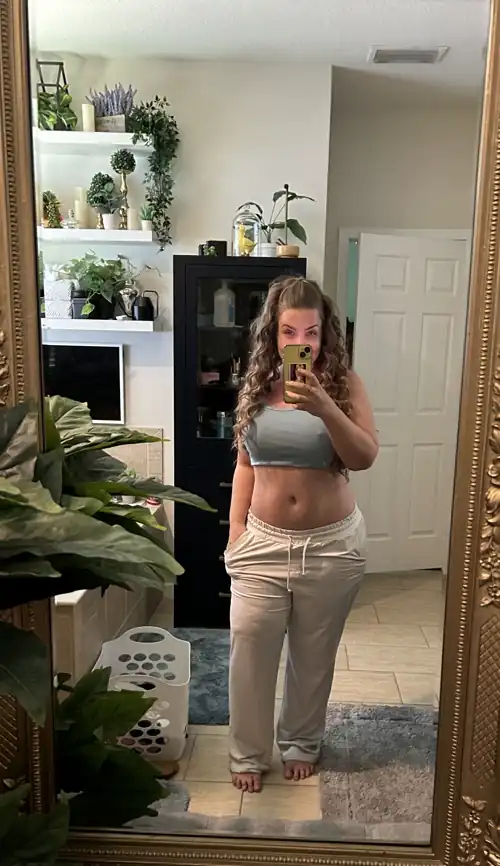 Curvy mom bod (f) 