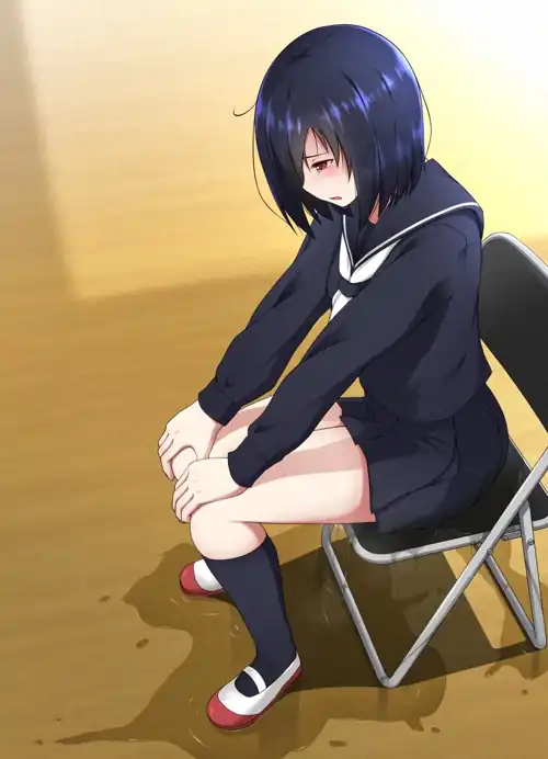 She pee on the folding chair.