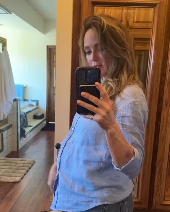 Caity Lotz Pregnant