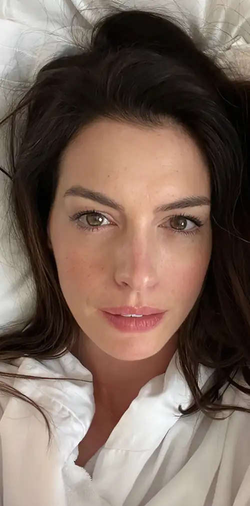 Anne Hathaway 