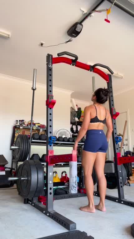 Another thing I’m proud of this year is my pull ups :)