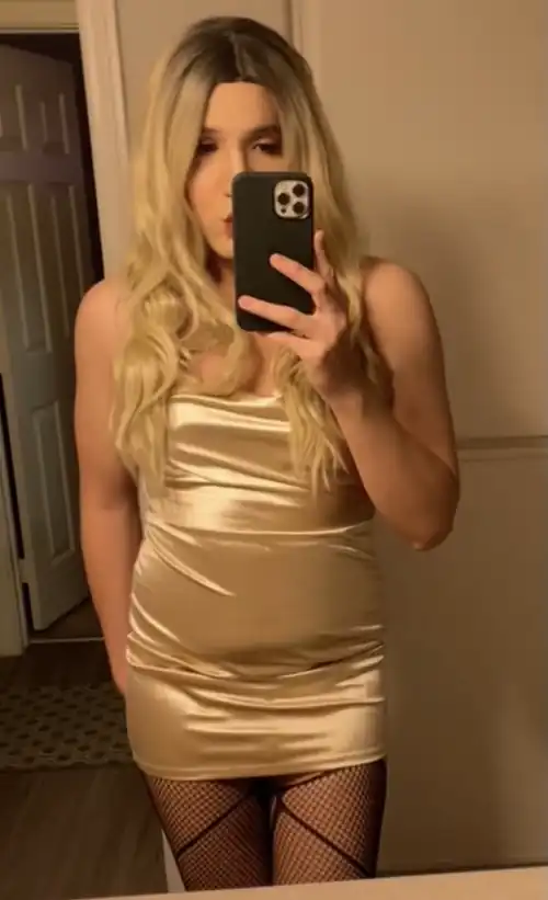 #LasVegas sissy sub looking for dom daddies 😈