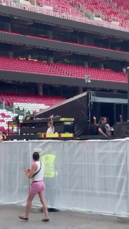 Leaving the stage, Lisbon 5/24/24