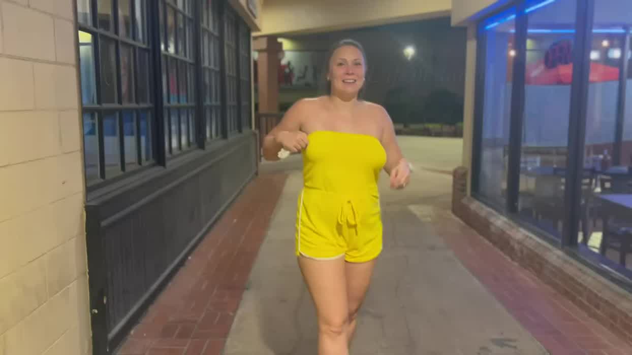 it’s more fun getting sucked in public 😍