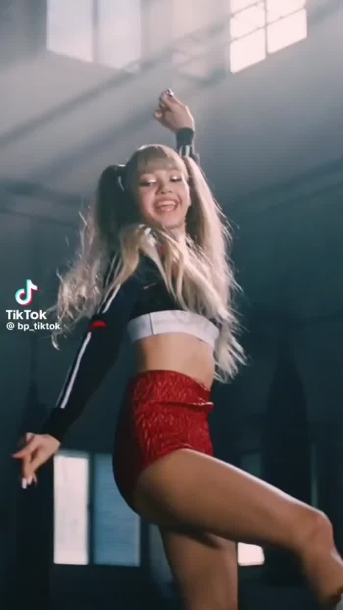 Lisa twerk 🍑🔥