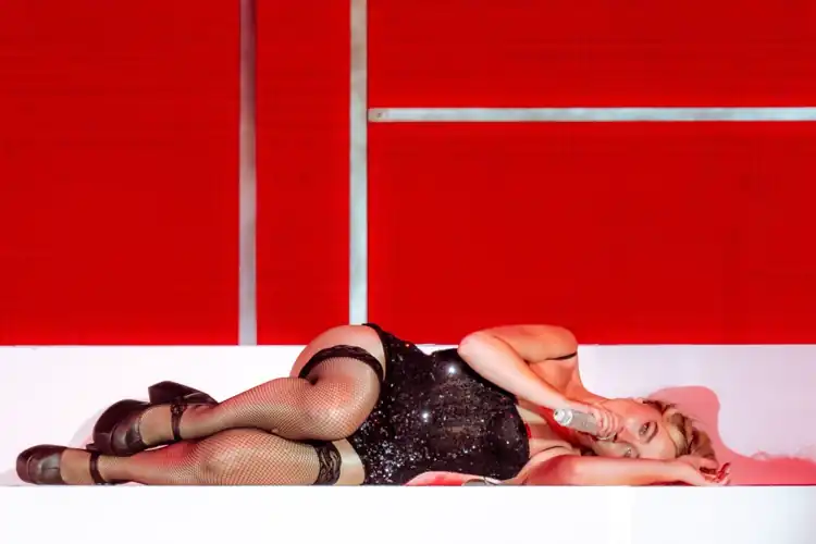 Any girls wanna cum for Sabby?