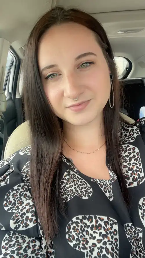 F25 Want your honest opinion: no filters or anything. Am I fuckable?