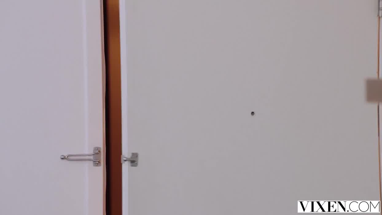 Mia looked so good in her first scene