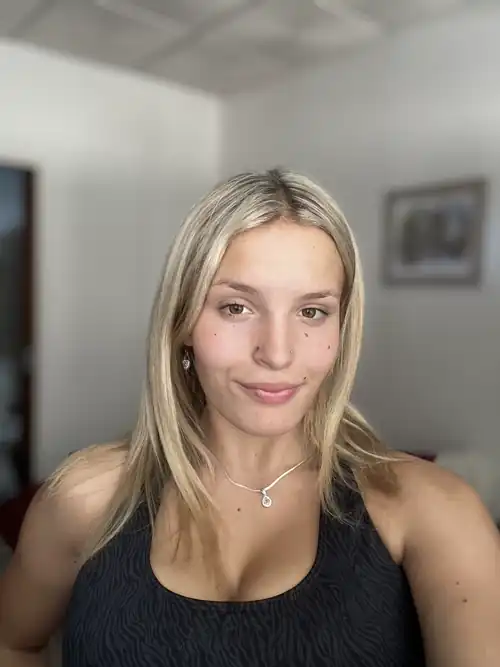 once and for all, wondering if guys are more into blondes or redheads