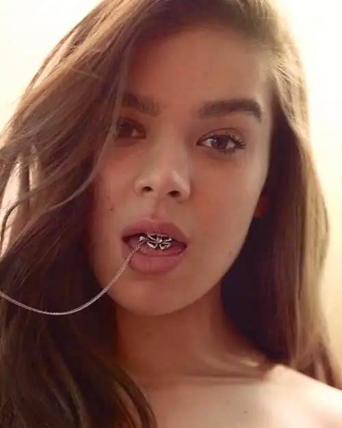 Hailee Steinfeld