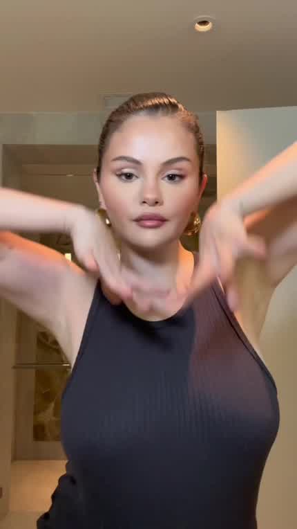 Hard to make Eye contact 🍒