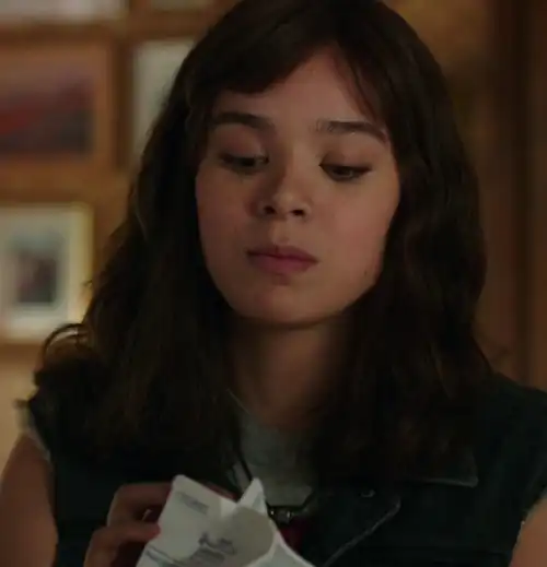 Hailee Steinfeld screencap from Bumblebee 