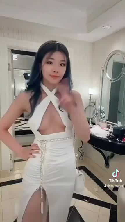 Dress was a bit loose 👀